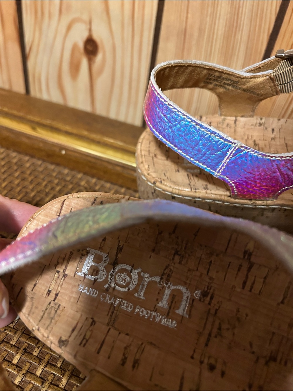 Born Sari Sandal Silver Multi Hologram Leather Strappy Wedge Platform Size 8 - Picture 12 of 15